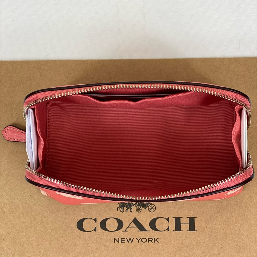 🐰Coach Cosmetic Case With Bunny Script - Picture 5 of 8